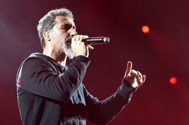 Serj Tankian lance une nouvelle chanson via AR Experience et annonce un EP - 7