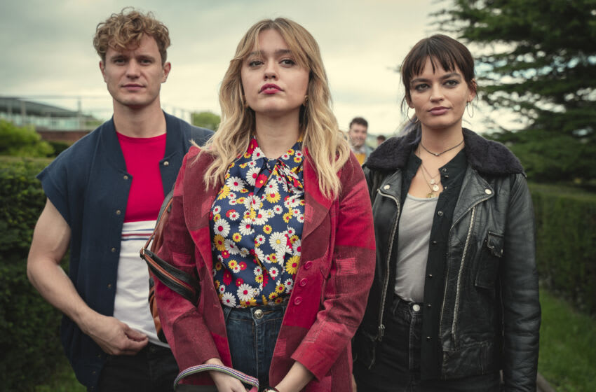 Sex Education la saison 4 n'arrive pas en septembre 2022 3 Sex Education Saison 3. Aimee Lou Wood comme Aimee Gibbs, Emma Mackey comme Maeve Wiley dans l'épisode 1 de Sex Education Saison 3. Cr. Sam Taylor/NETFLIX © 2020