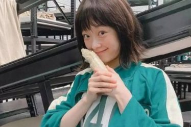 Squid GameLee Yoo-Mi entre dans l'histoire et devient la première actrice coréenne à remporter les Creative Arts Emmys - 7