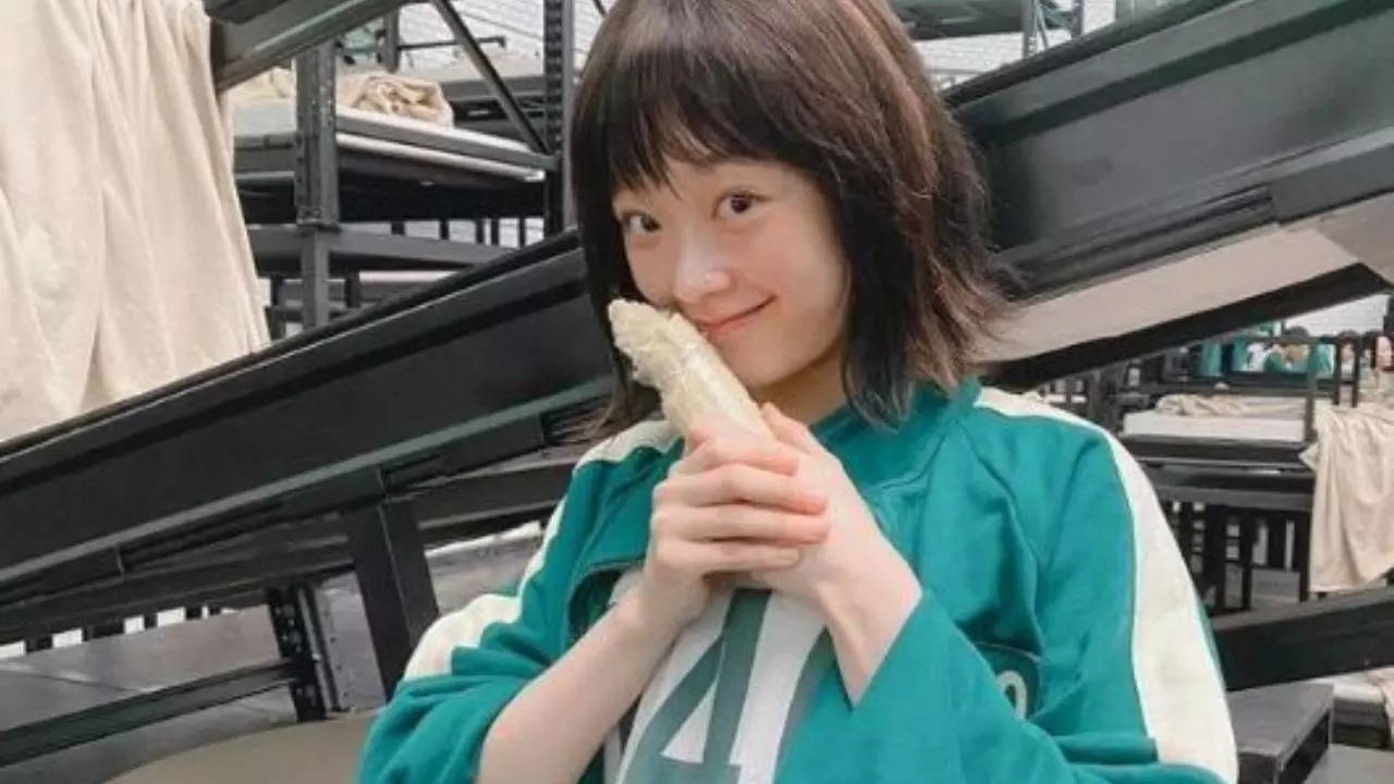 Squid GameLee Yoo-Mi entre dans l'histoire et devient la première actrice coréenne à remporter les Creative Arts Emmys 2 Squid GameLee Yoo-Mi entre dans l'histoire et devient la première actrice coréenne à remporter les Creative Arts Emmys - 1