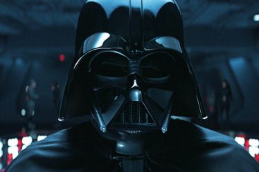 VIDEO Dark Vador, "humain" à nouveau, pas IA. La performance d'un acteur a prouvé exactement ce que les fans essayaient d'expliquer aux producteurs de Star Wars - 7