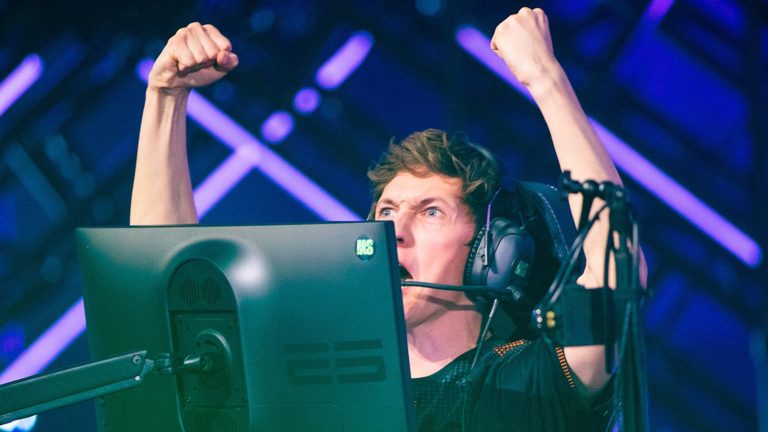 Noyau intact: Boaster et Derke signent des extensions avec Fnatic VALORANT - 1
