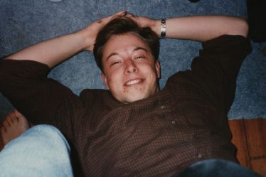 L'ex d'Elon Musk vend des photos d'université dossier - 5