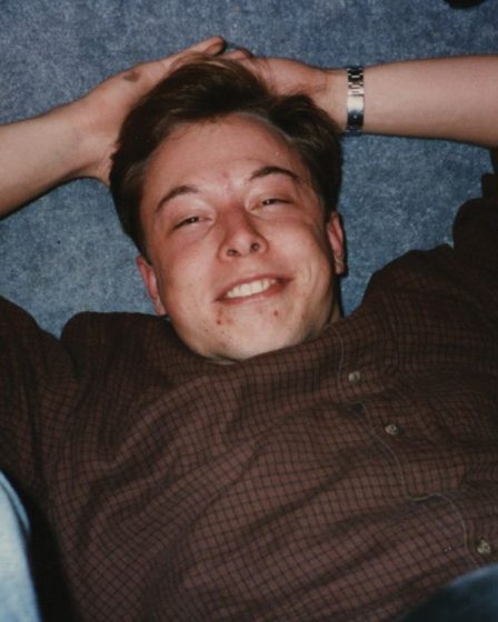 L'ex d'Elon Musk vend des photos d'université dossier 6 L'ex d'Elon Musk vend des photos d'université dossier - 5