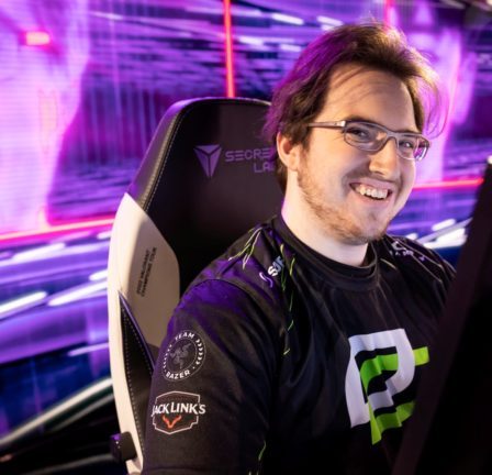 Yay confirme qu'il est officiellement un agent libre après qu'OpTic ait refusé son partenariat avec VCT 32 Yay confirme qu'il est officiellement un agent libre après qu'OpTic ait refusé son partenariat avec VCT - 31