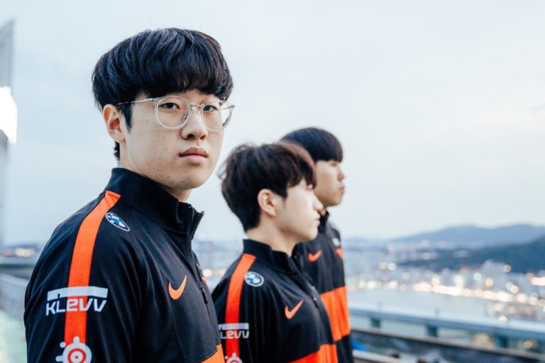 Ce n'est plus une île : Les 5 meilleurs top laners aux Mondiaux 2022 2 Ce n'est plus une île : Les 5 meilleurs top laners aux Mondiaux 2022 - 1