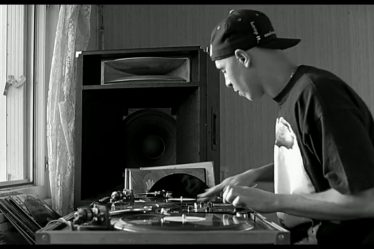 Quand Dj Snake reproduit la scène de Cut Killer dans le film La Haine - 12