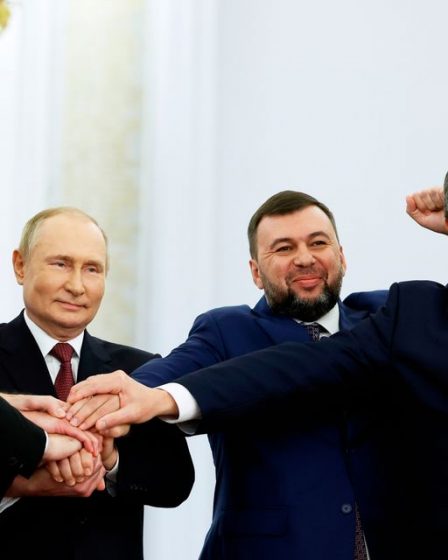 Zelensky contredit l'événement de Poutine mis en scène pour claironner l'annexion russe des régions ukrainiennes avec une demande surprise d'adhésion à l'OTAN - 81
