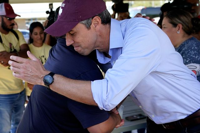 Beto O'Rourke et Greg Abbott s'affrontent sur la sécurité des frontières et de l'école lors du premier et du dernier débat de la course au gouverneur du Texas - 3