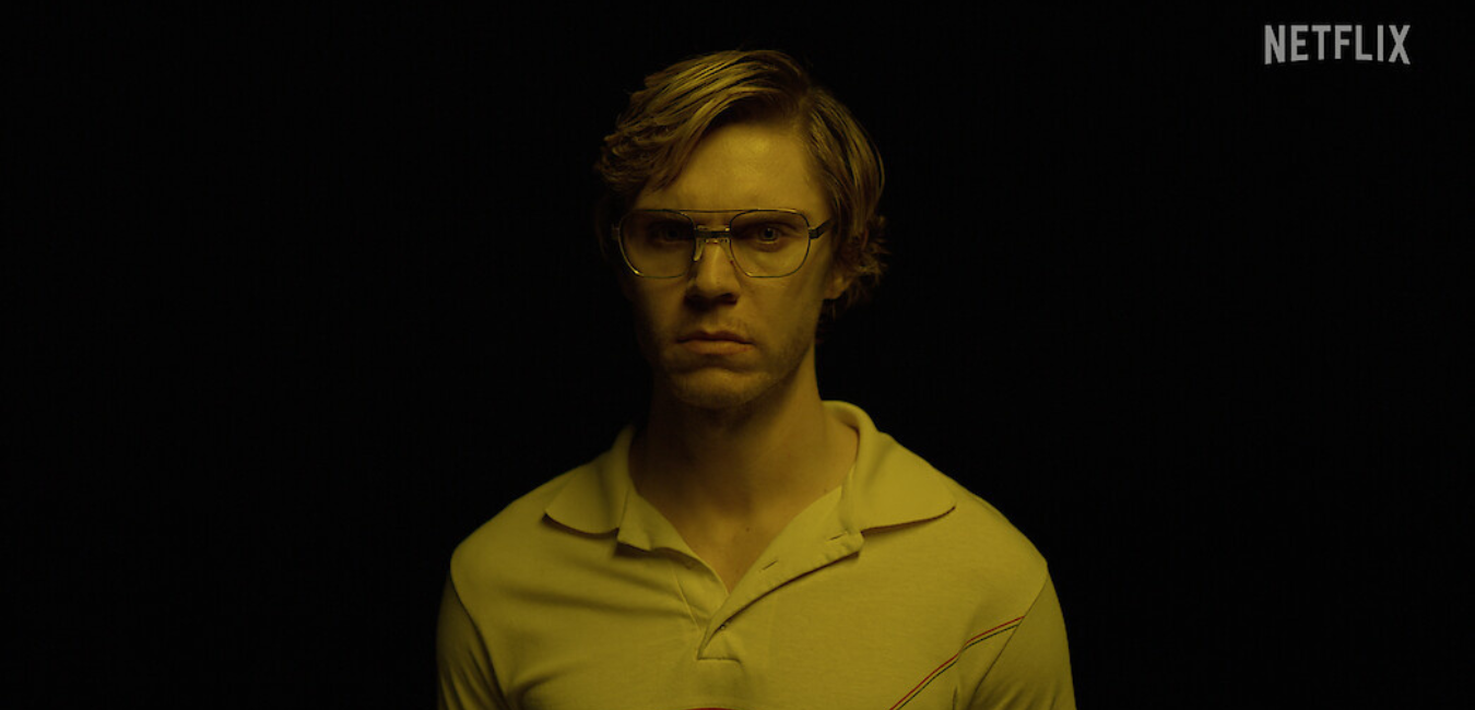 Dahmer: Monster: The Jeffrey Dahmer Story s'avère être un succès sur Netflix 3 monstre-l-histoire-de-jeffrey-dahmer-se-avère-être-un-hit-sur-netflix