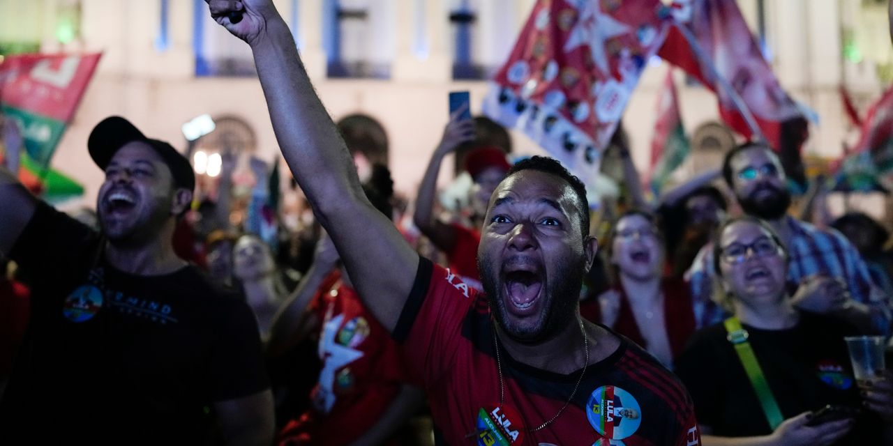 Bolsonaro et Lula se dirigent vers un second tour au Brésil après un vote présidentiel serré 2 Bolsonaro et Lula se dirigent vers un second tour au Brésil après un vote présidentiel serré - 1