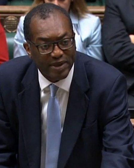La livre sterling augmente et les rendements obligataires chutent après que le gouvernement britannique a abandonné son plan de réduction des impôts pour les revenus les plus riches 78 La livre sterling augmente et les rendements obligataires chutent après que le gouvernement britannique a abandonné son plan de réduction des impôts pour les revenus les plus riches - 77