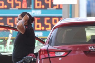 Pourquoi la Californie paie près de 70 % de plus pour l'essence à la pompe que le reste du pays - 5