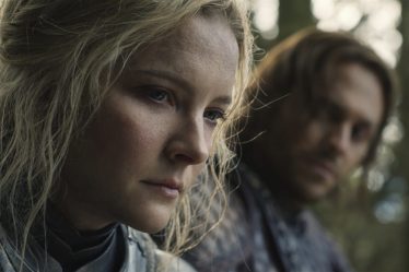 Morfydd Clark sur la relation entre Galadriel et Halbrand dans The Rings of Power - 8
