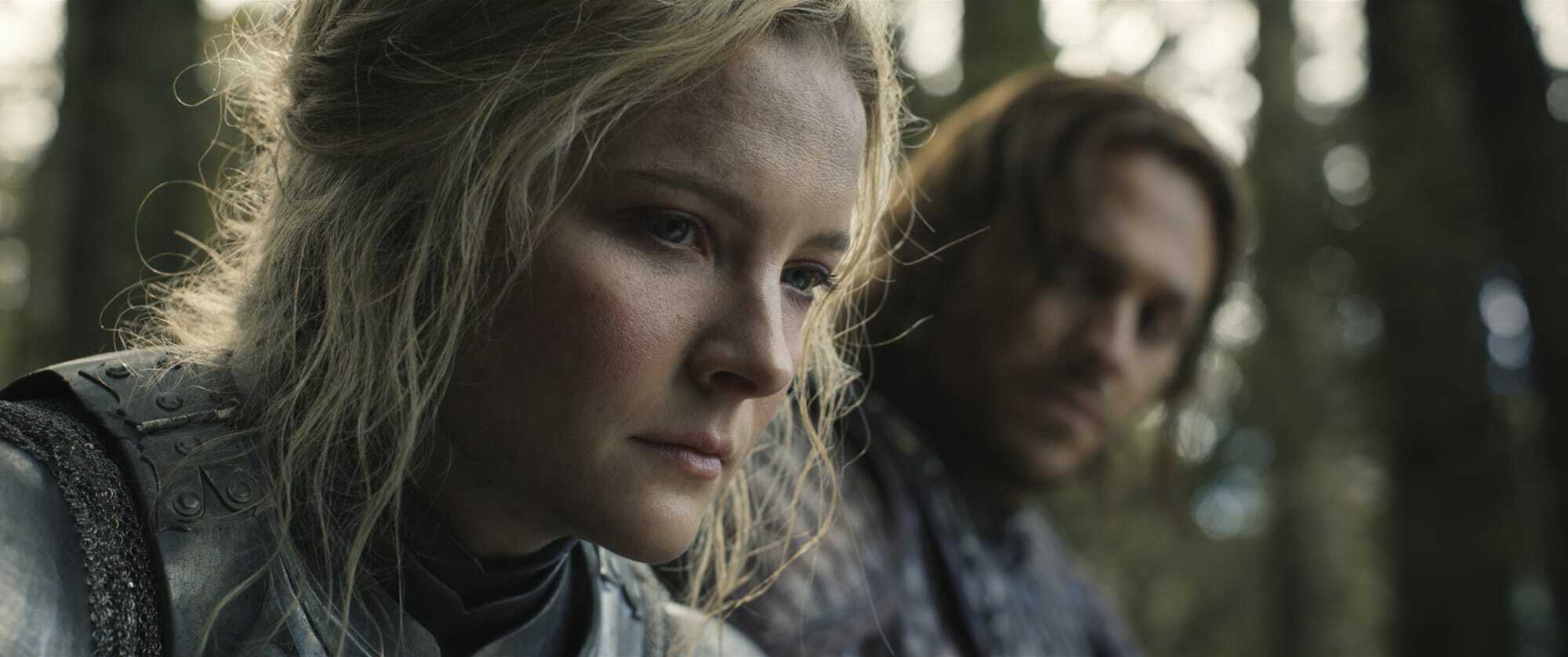 Morfydd Clark sur la relation entre Galadriel et Halbrand dans The Rings of Power 2 Morfydd Clark sur la relation entre Galadriel et Halbrand dans The Rings of Power - 1