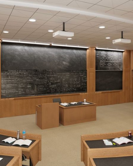 Un professeur de la NYU licencié après que des étudiants ayant obtenu de mauvaises notes se soient plaints de lui 2 Un professeur de la NYU licencié après que des étudiants ayant obtenu de mauvaises notes se soient plaints de lui - 1