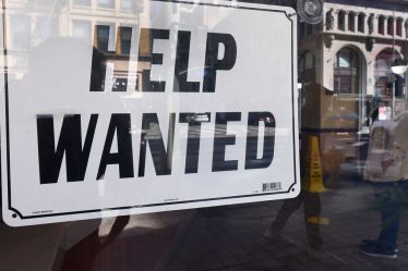 Les États-Unis créent 263 000 emplois en septembre, mais le plus petit gain en 17 mois n'arrêtera pas les hausses de taux de la Fed - 5