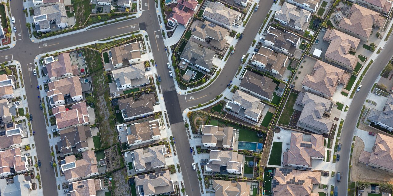 L'économie mondiale est la plus vulnérable depuis la crise du COVID, avec un marché du logement à un "point de basculement" potentiel, prévient le FMI - 1
