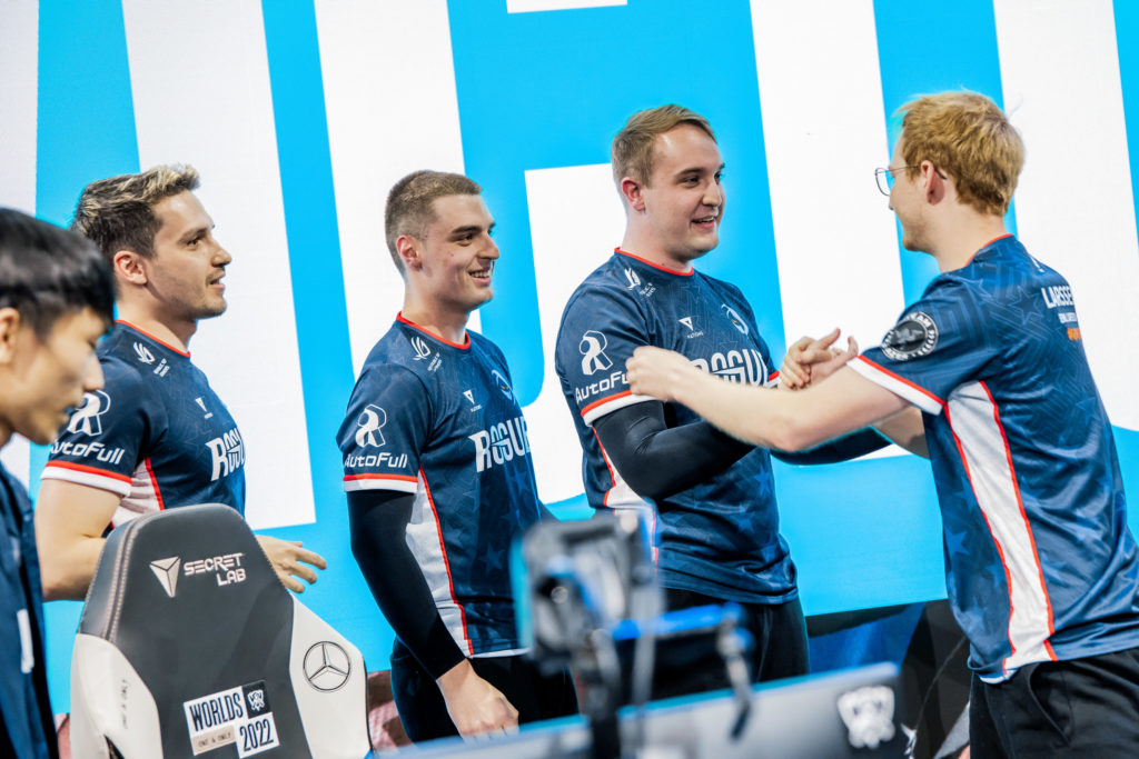 Vous venez de rattraper LoL Worlds 2022 ? Voici tout ce qui s'est passé dans les groupes jusqu'à présent 6 Vous venez de rattraper LoL Worlds 2022 ? Voici tout ce qui s'est passé dans les groupes jusqu'à présent - 5