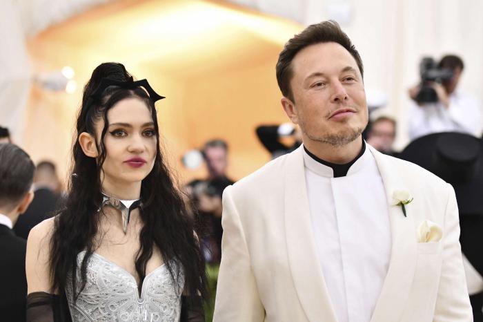 Elon Musk était sûr que son ex-petite amie n'était pas réelle › 4 Elon Musk était sûr que son ex-petite amie n'était pas réelle › - 3