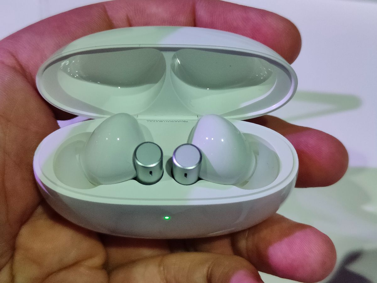 une cascade de remises sur casques, aspirateurs robots, microSD, smartphones et 5 écouteurs Casque Realme Air 3