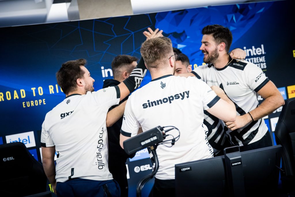 De Cloud9 à FaZe, voici toutes les équipes IEM Rio Major CS:GO classées 14 De Cloud9 à FaZe, voici toutes les équipes IEM Rio Major CS:GO classées - 13