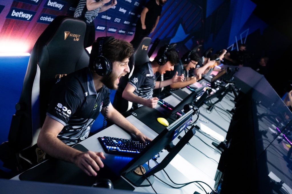 De Cloud9 à FaZe, voici toutes les équipes IEM Rio Major CS:GO classées 34 De Cloud9 à FaZe, voici toutes les équipes IEM Rio Major CS:GO classées - 33