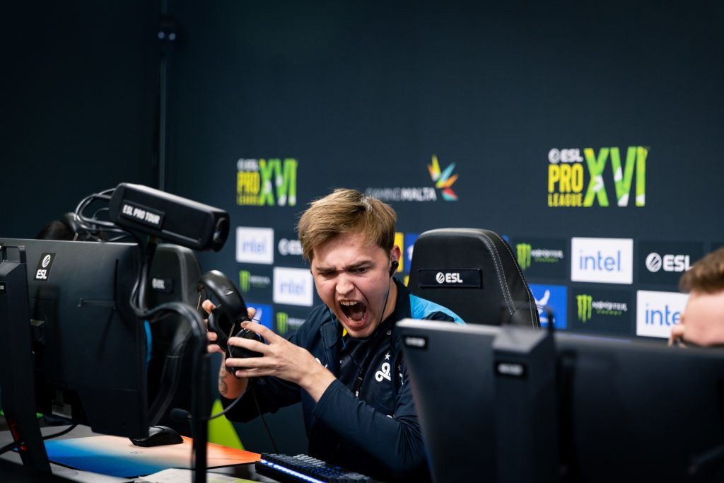 De Cloud9 à FaZe, voici toutes les équipes IEM Rio Major CS:GO classées 42 De Cloud9 à FaZe, voici toutes les équipes IEM Rio Major CS:GO classées - 41