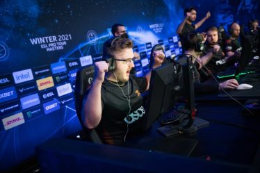 Smooya et Edward forment des équipes pour le showmatch CS:GO de l'association ukrainienne - 5
