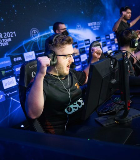 Smooya et Edward forment des équipes pour le showmatch CS:GO de l'association ukrainienne 6 Smooya et Edward forment des équipes pour le showmatch CS:GO de l'association ukrainienne - 5