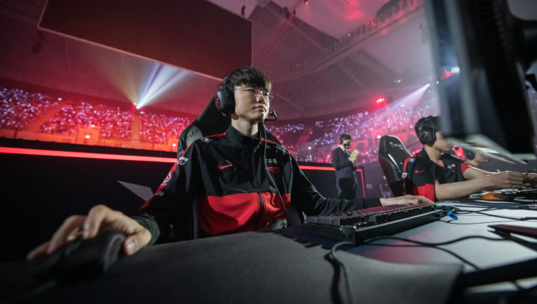 Faker donne son avis sur le supposé "Groupe de la mort" de T1, l'équipe dont il veut se venger aux Mondiaux 2022, et plus 2 Faker donne son avis sur le supposé "Groupe de la mort" de T1, l'équipe dont il veut se venger aux Mondiaux 2022, et plus - 1
