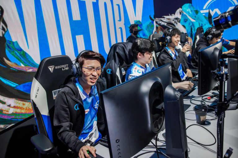Les bouleversements continuent: DFM cherche une deuxième qualification consécutive pour la phase de groupes après sa victoire contre Evil Geniuses aux Mondiaux 2022 2 Les bouleversements continuent: DFM cherche une deuxième qualification consécutive pour la phase de groupes après sa victoire contre Evil Geniuses aux Mondiaux 2022 - 1