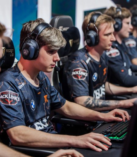 Trancher et couper en dés: Humanoid amène Fnatic vers une première place dans la phase des play-ins des Mondiaux 2022 11 Trancher et couper en dés: Humanoid amène Fnatic vers une première place dans la phase des play-ins des Mondiaux 2022 - 10