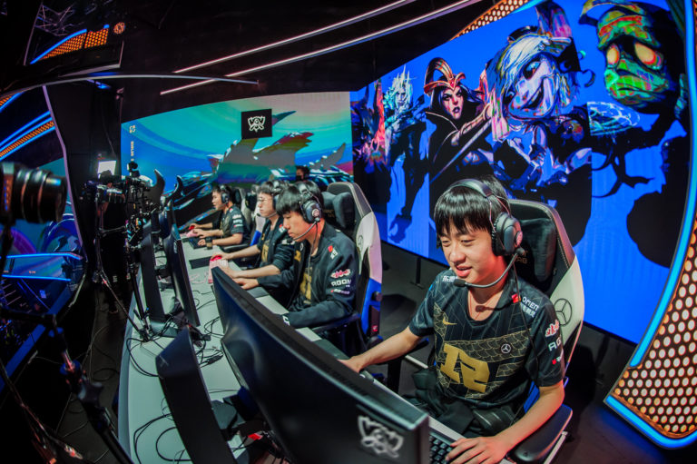 DetonatioN FocusMe ne va pas tranquillement contre le "boss final" des Worlds Play-Ins Royal Never Give Up 2 DetonatioN FocusMe ne va pas tranquillement contre le "boss final" des Worlds Play-Ins Royal Never Give Up - 1