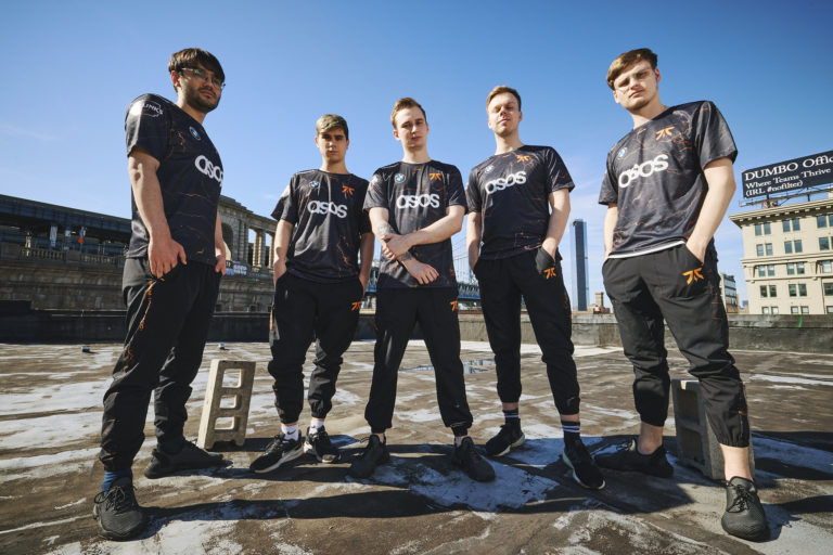 La phase de groupes du Mondial 2022 commence avec l'UE, Fnatic affirmant sa domination sur NA 2 La phase de groupes du Mondial 2022 commence avec l'UE, Fnatic affirmant sa domination sur NA - 1