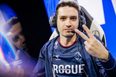 Red-hot Rogue déclenche une séquence de victoires cruciales dans le Groupe C au Championnat du monde de la Ligue 2022 - 11