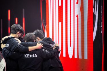 Il ne reste plus que 2 joueurs avec des KDA à deux chiffres aux Mondiaux 2022 et ils font partie de la même équipe - 8