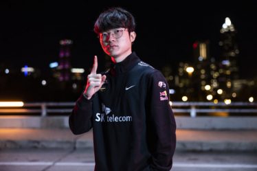 Faker casse les chevilles de JDG après avoir remporté un 1 contre 1 crucial en demi-finale du Mondial 2022 - 7