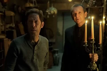 'Cabinet of Curiosities' Saison 1 Episode 1 'Lot 36' Explication de la fin - 27