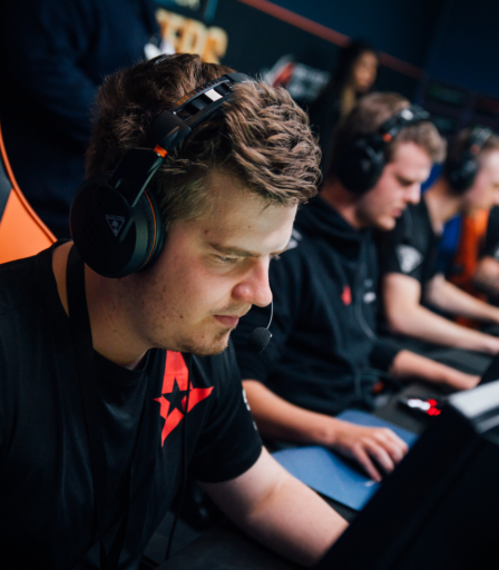 Dupreeh entre dans l'histoire de CS:GO avec un prix de 2 millions de dollars 30 Dupreeh entre dans l'histoire de CS:GO avec un prix de 2 millions de dollars - 29