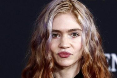 Elon Musk était sûr que son ex-petite amie n'était pas réelle › - 5