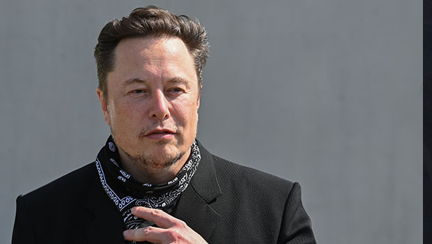 Elon Musk s'est rebaptisé › - 1
