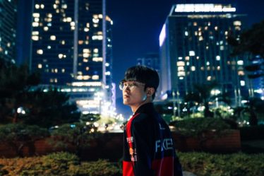 Le maillot des Mondiaux 2022 de T1 invoque une nostalgie classique de SKT - 7
