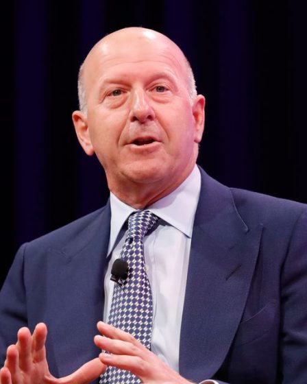 Goldman dépasse l'objectif de réduction des bénéfices et dévoile son plan de réorganisation en trois unités commerciales 49 Goldman dépasse l'objectif de réduction des bénéfices et dévoile son plan de réorganisation en trois unités commerciales