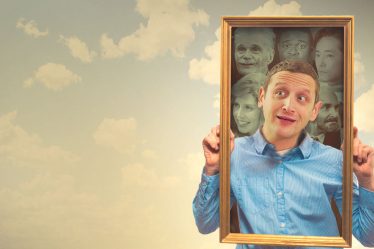"Je pense que tu devrais partir avec Tim Robinson" Saison 3 : Tout ce que nous savons jusqu'à présent - 14