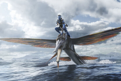 James Cameron critique les relations entre les films Marvel et DC 3 Image tirée du film AVATAR : LA VOIE DE L'EAU de James Cameron.