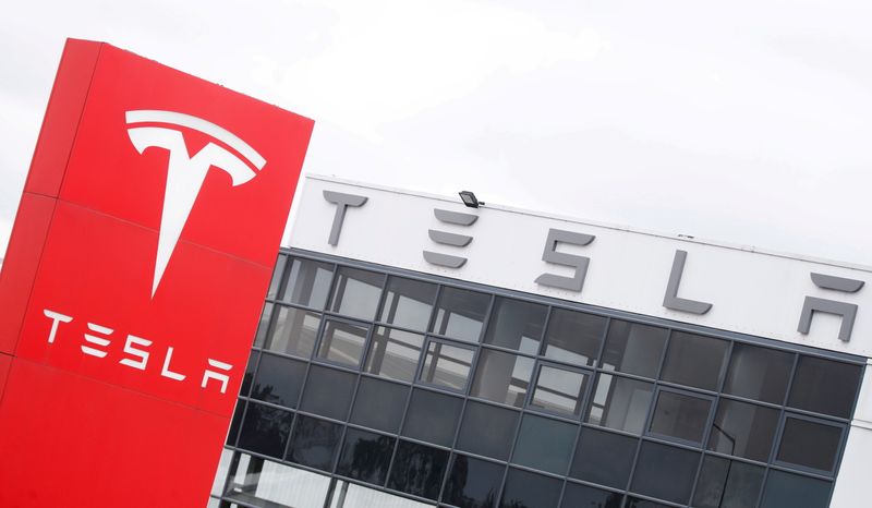 L'action Tesla devrait-elle rebondir après la pire semaine depuis mars 2020 (-16,7 %) ? Publié par investir.com › Nouvelles Geek 2 L'action Tesla devrait-elle rebondir après la pire semaine depuis mars 2020 (-16,7 %) ? Publié par investir.com › Nouvelles Geek - 1