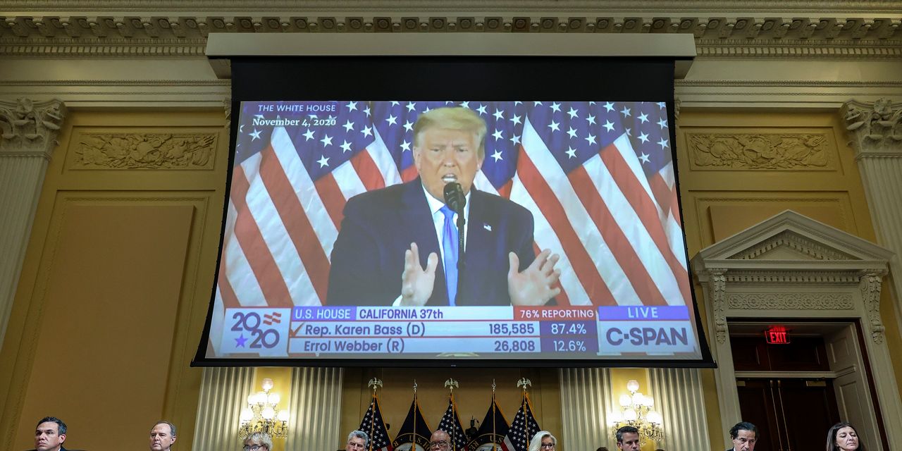 Le comité du 6 janvier assigne à comparaître Trump et d'autres moments clés de l'audience publique finale 1 Le comité du 6 janvier assigne à comparaître Trump et d'autres moments clés de l'audience publique finale