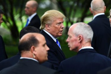 Les propriétés de Trump ont facturé des taux excessifs au gouvernement, selon les démocrates de la Chambre