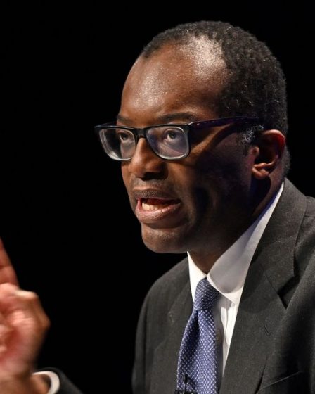 Les rendements obligataires britanniques continuent de baisser alors que Kwarteng rentre du FMI et de Truss pour tenir une conférence de presse